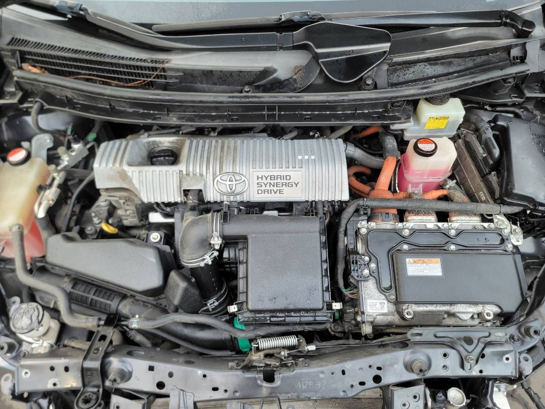 2015 TOYOTA PRIUS — 243646 Miles — Lot F0452408 — Main - Marhaba Auctions Used Cars - Image 6