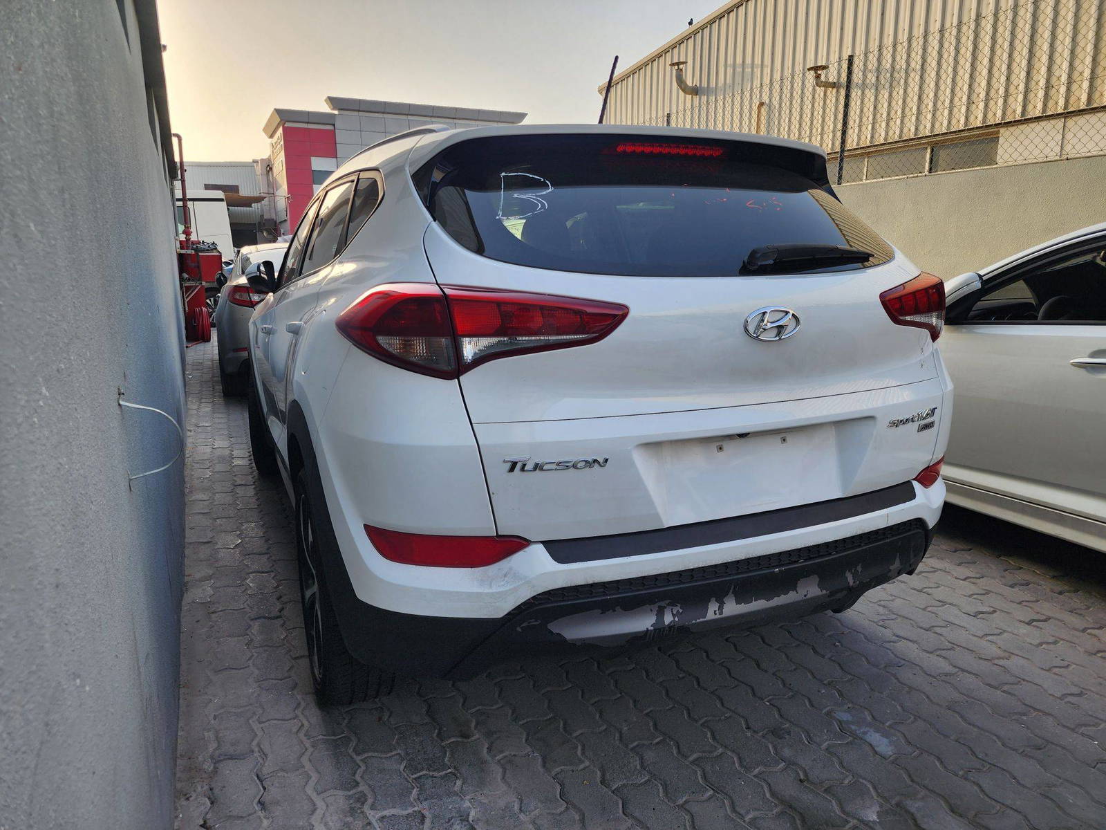 2016 HYUNDAI TUCSON — 118688 Miles — Lot 95095 — Al Quoz - Marhaba Auctions Used Cars - Image 6