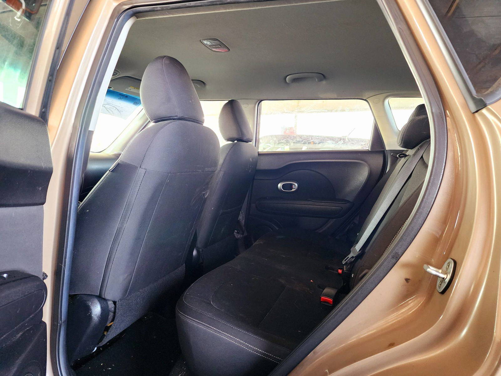 2014 KIA SOUL — 145540 Miles — Lot 59930644 — Souq - Marhaba Auctions Used Cars - Image 6