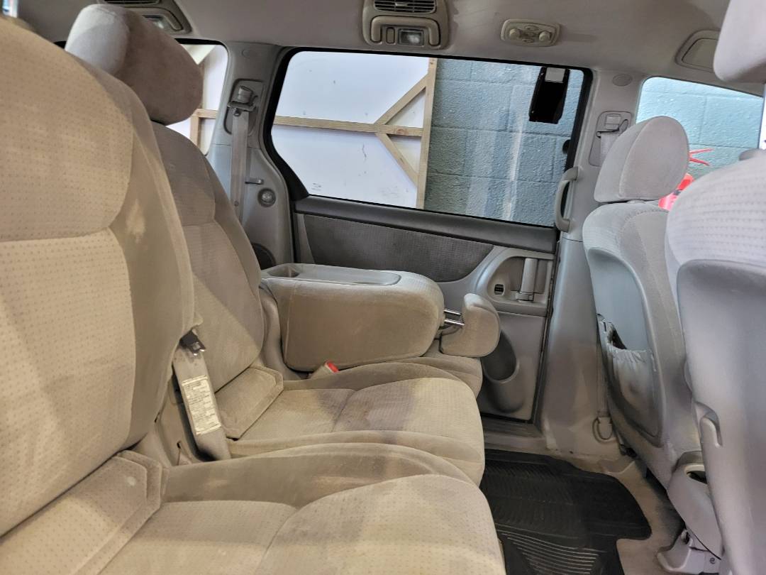 2007 TOYOTA SIENNA — 200756 Miles — Lot 79688214 — Main - Marhaba Auctions Used Cars - Image 6