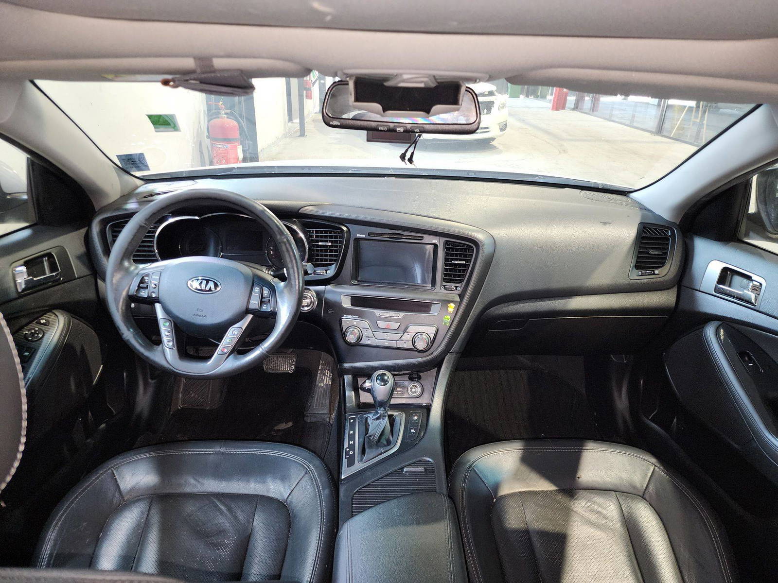 2013 KIA K5 — 179148 KM — Lot 022766 — Al Quoz - Marhaba Auctions Used Cars - Image 4