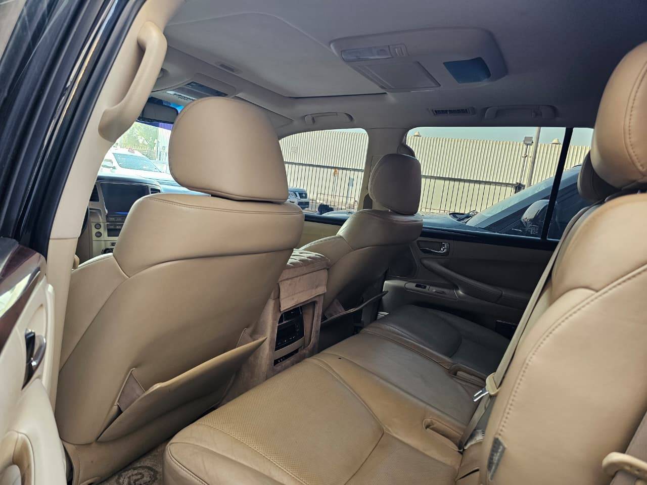 2009 LEXUS LX 570 — 180117 KM — Lot 4029016 — Main - Marhaba Auctions Used Cars - Image 6
