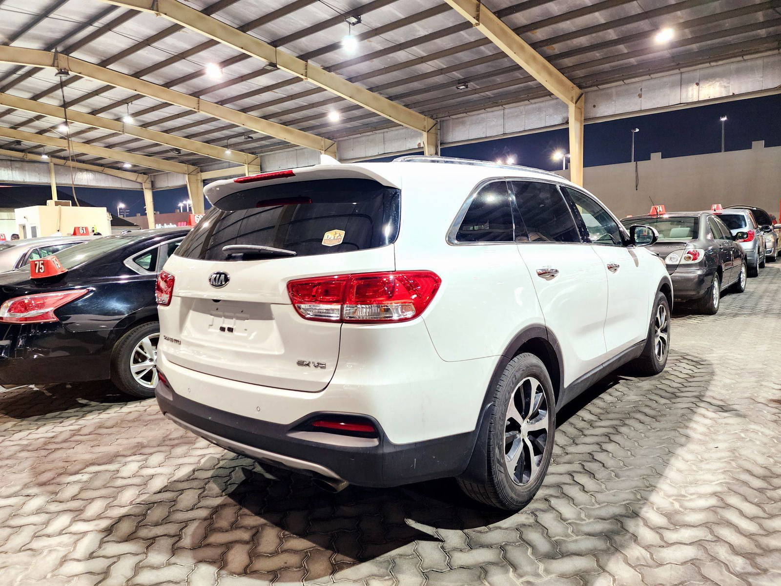 2018 KIA SORENTO — 140054 Miles — Lot 99288 — Souq - Marhaba Auctions Used Cars - Image 3