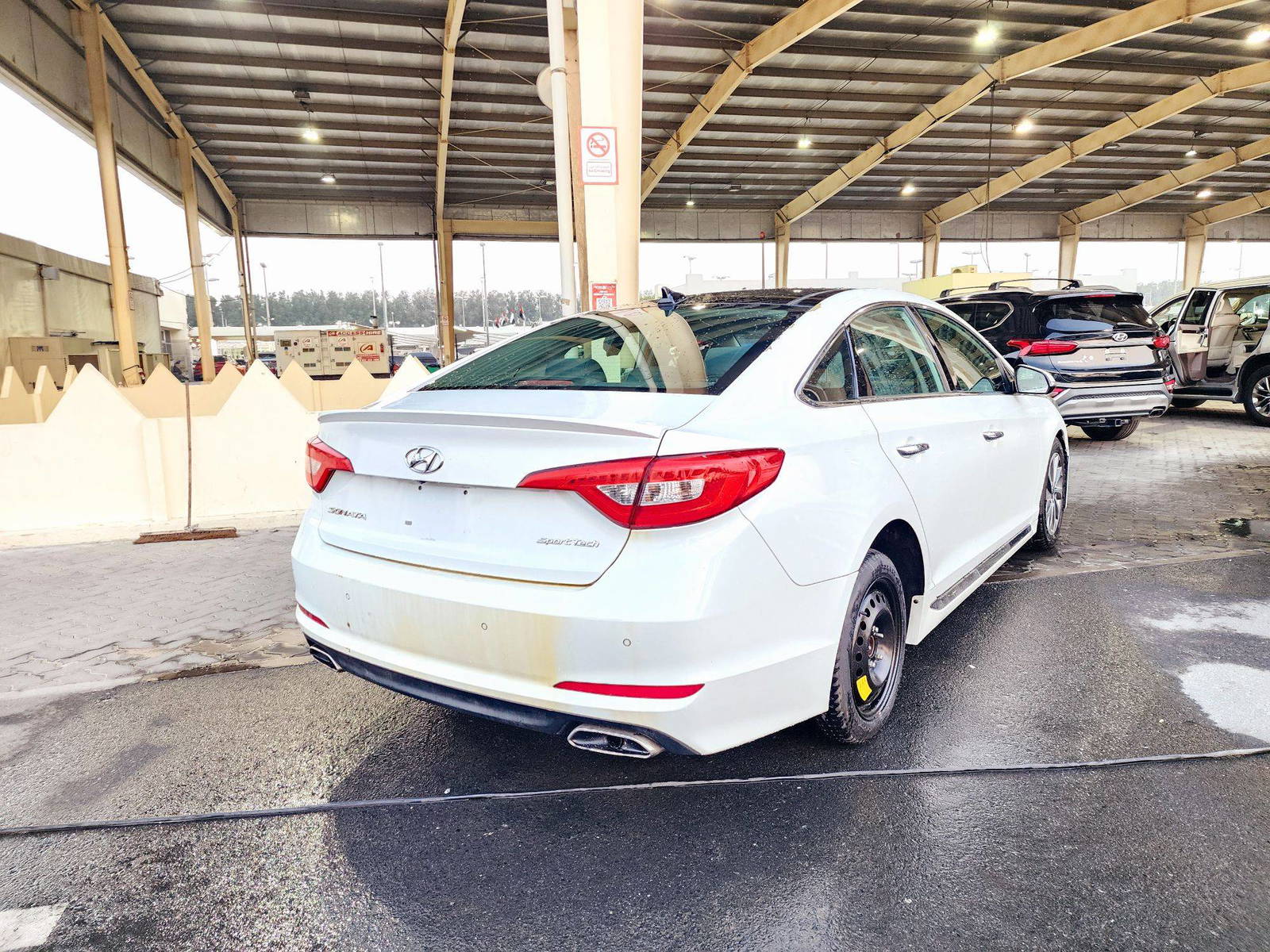 2016 HYUNDAI SONATA — 176861 KM — Lot F9GH384459 — Souq - Marhaba Auctions Used Cars - Image 3