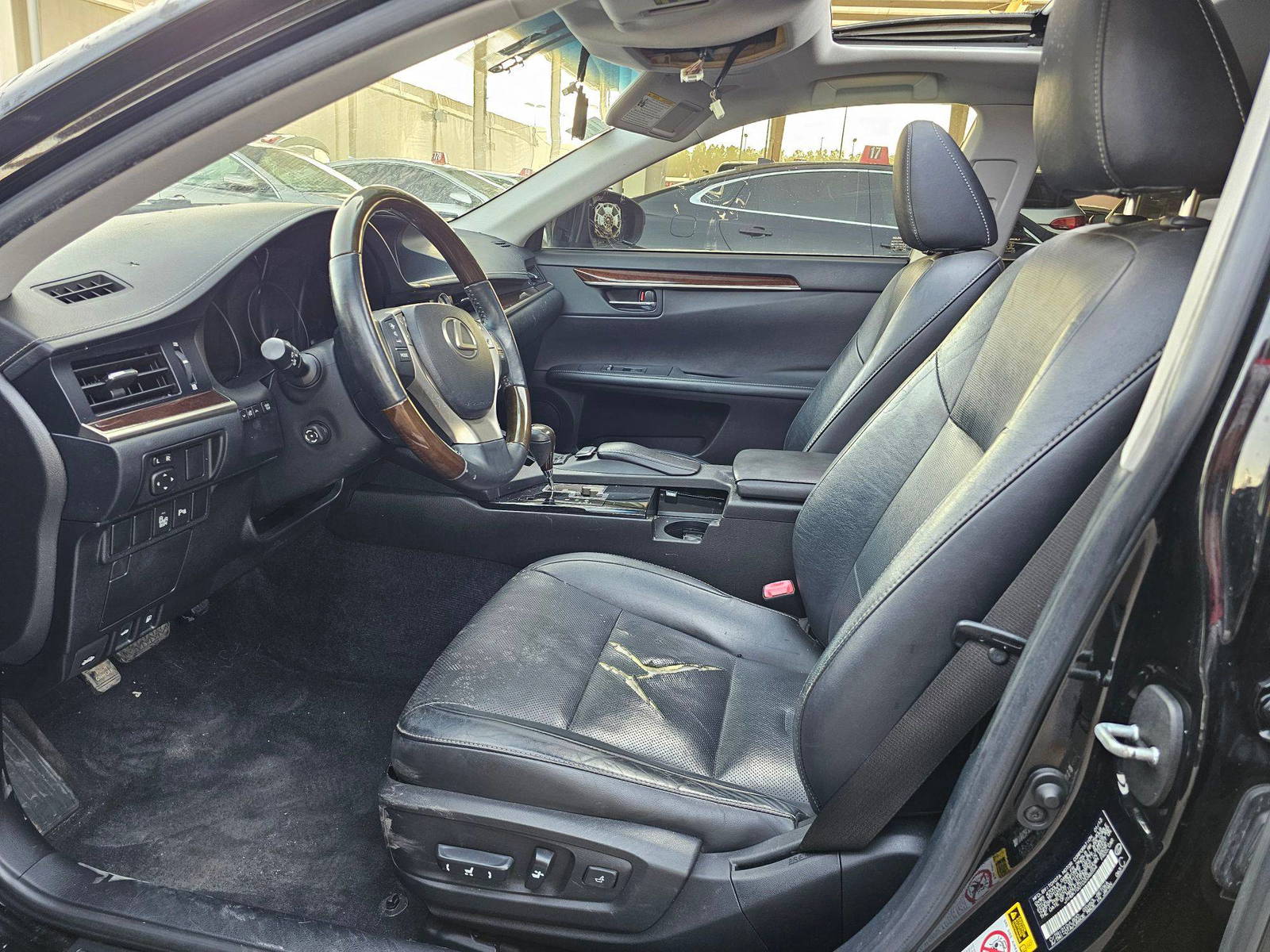 2013 LEXUS ES 350 — 136556 Miles — Lot GG1D2046554 — Souq - Marhaba Auctions Used Cars - Image 10