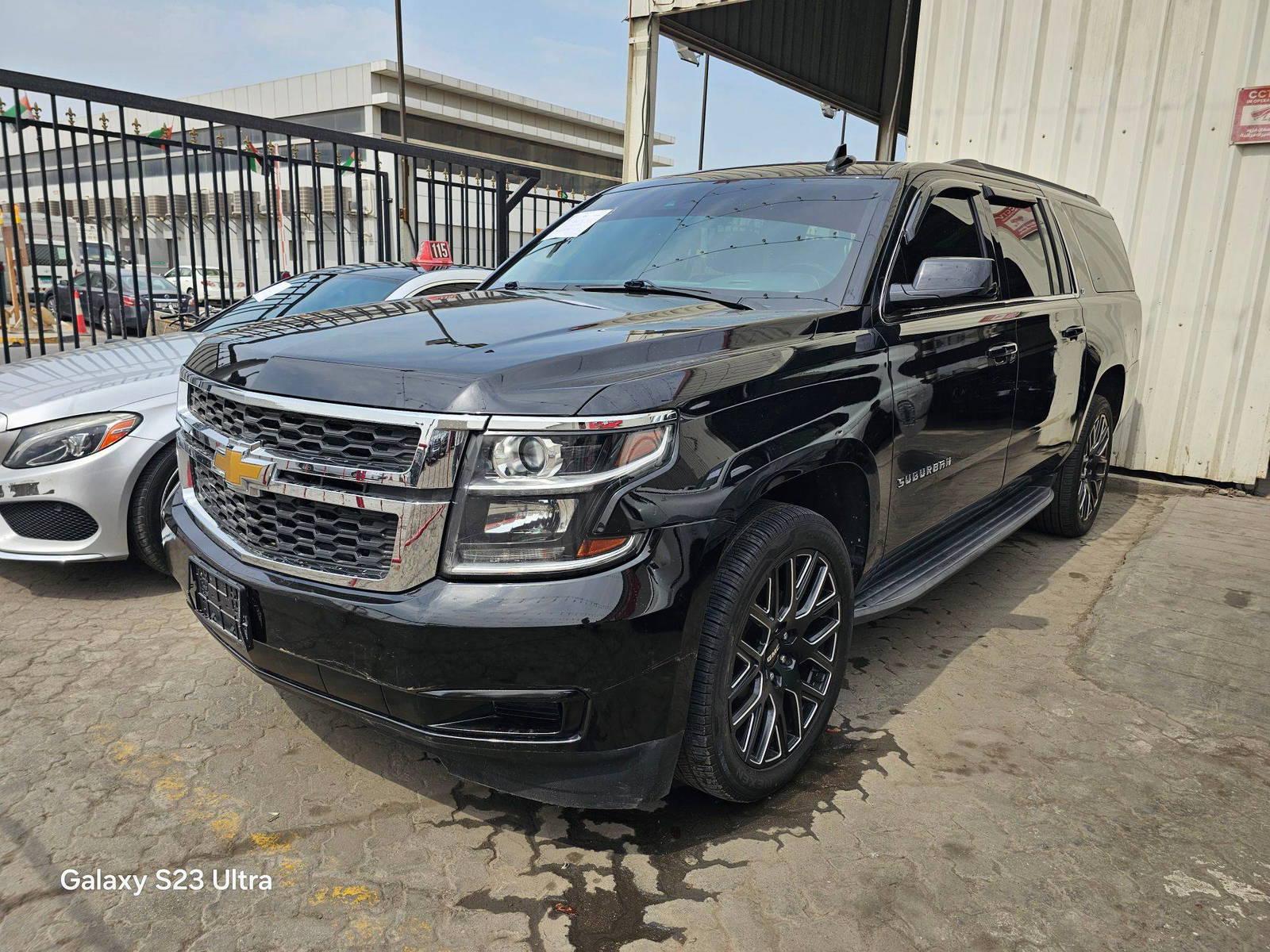 2020 CHEVROLET SUBURBAN — 299227 KM — Lot 1LR302557 — Main - Marhaba Auctions Used Cars - Image 4