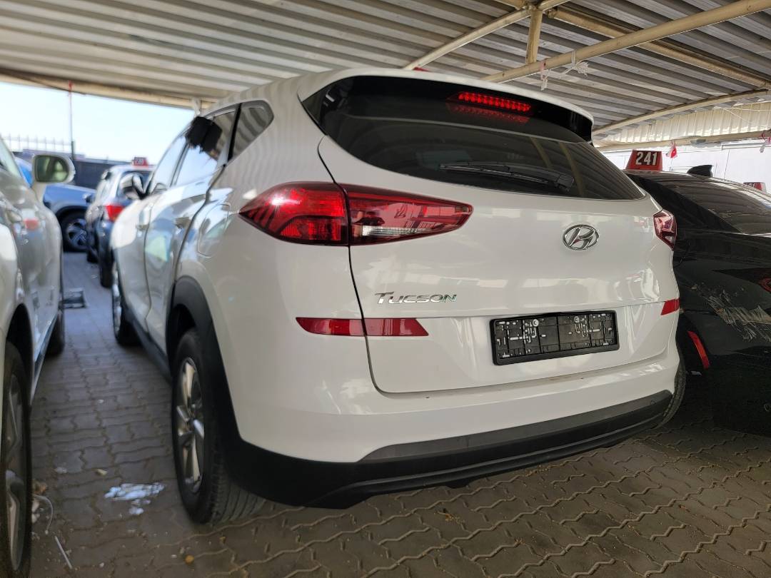2019 HYUNDAI TUCSON — 172053 Miles — Lot KU889617 — Main - Marhaba Auctions Used Cars - Image 4