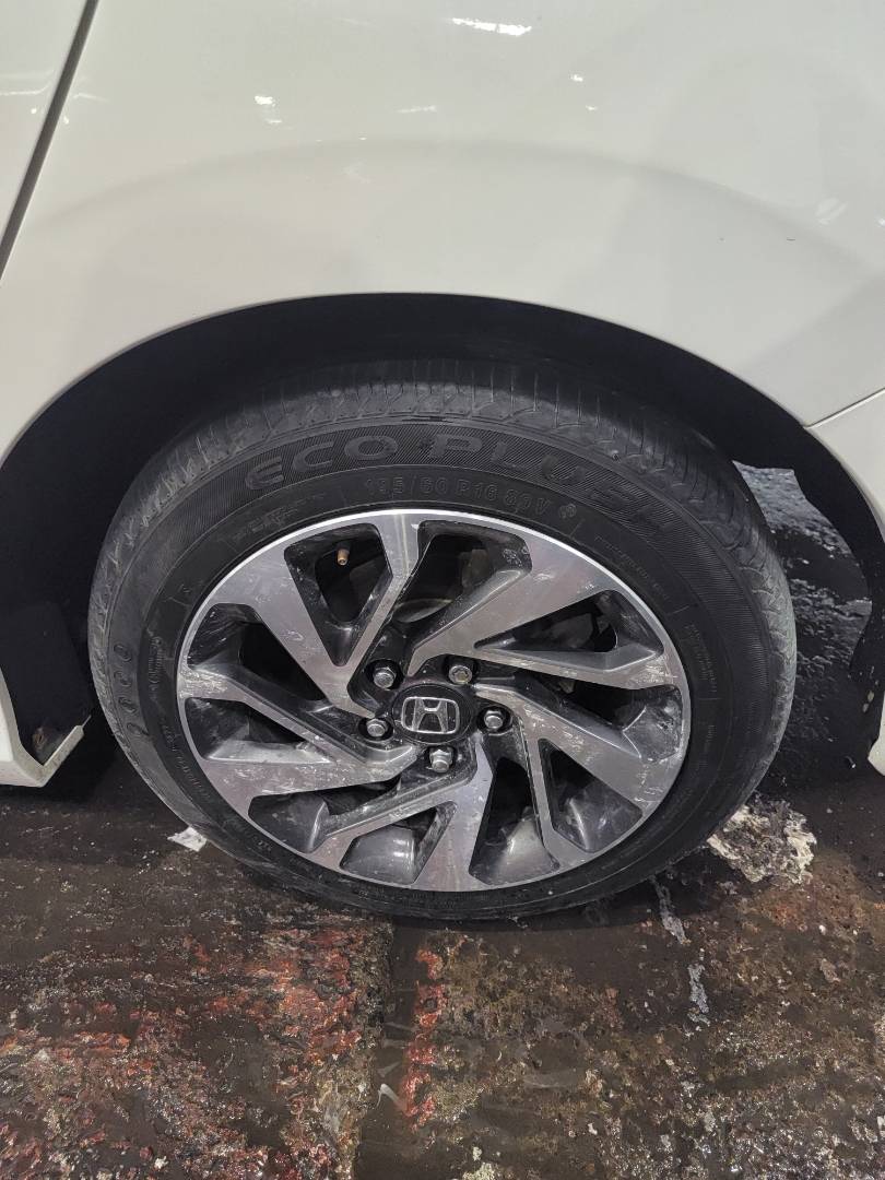 2019 HONDA CIVIC — 90007 KM — Lot 76KH034610 — Main - Marhaba Auctions Used Cars - Image 9