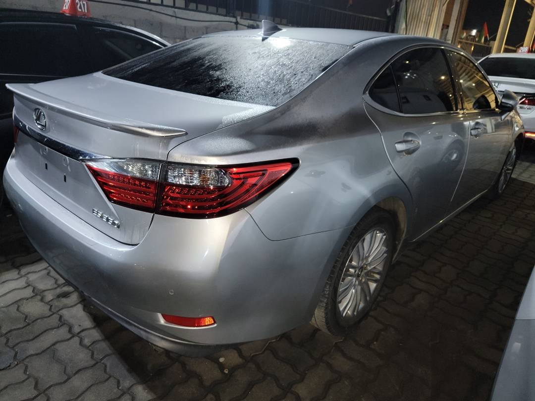 2015 LEXUS ES 350 — 98317 Miles — Lot F2202882 - Marhaba Auctions Used Cars - Image 4