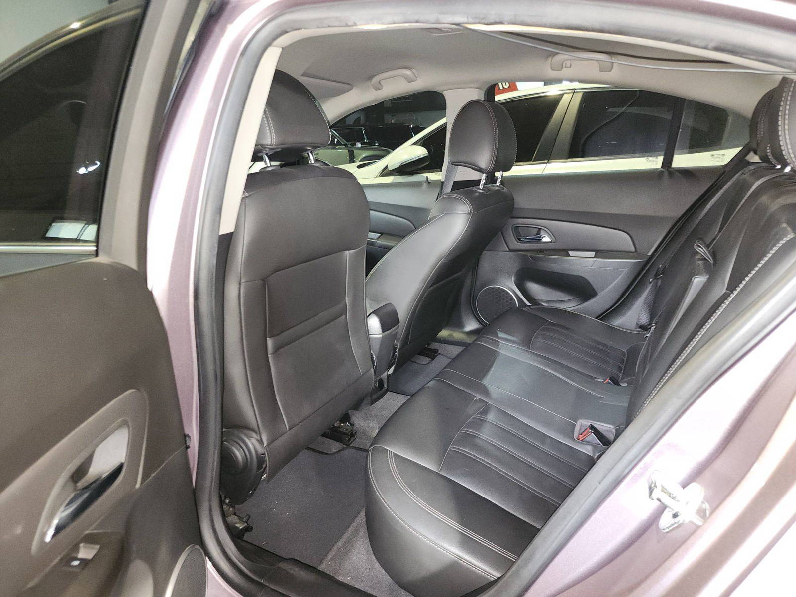 2015 CHEVROLET CRUIZE — 118378 KM — Lot 029901 — Al Quoz - Marhaba Auctions Used Cars - Image 8