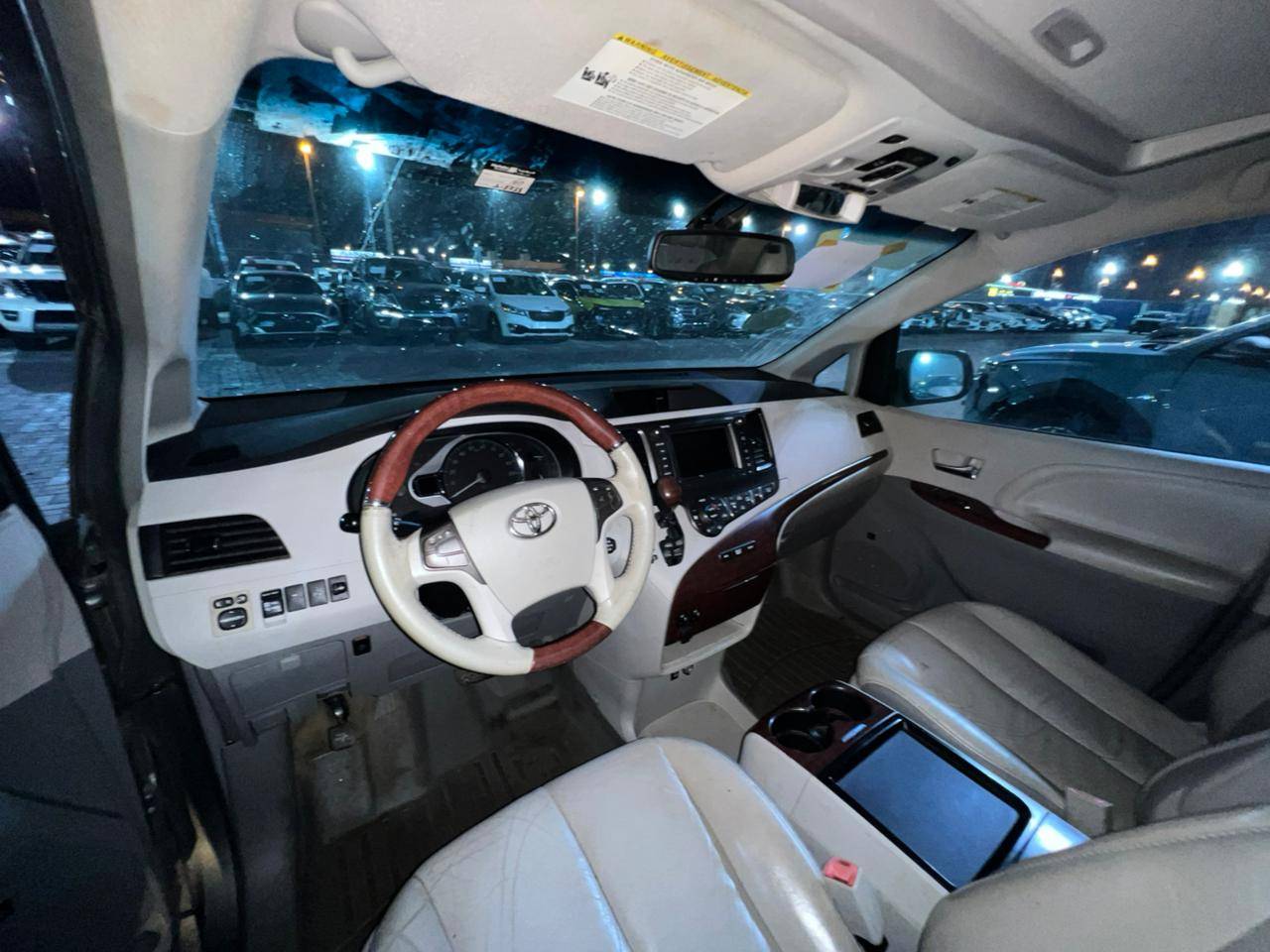 TOYOTA SIENNA 2011 - Marhaba Auction Used Cars - Image 5