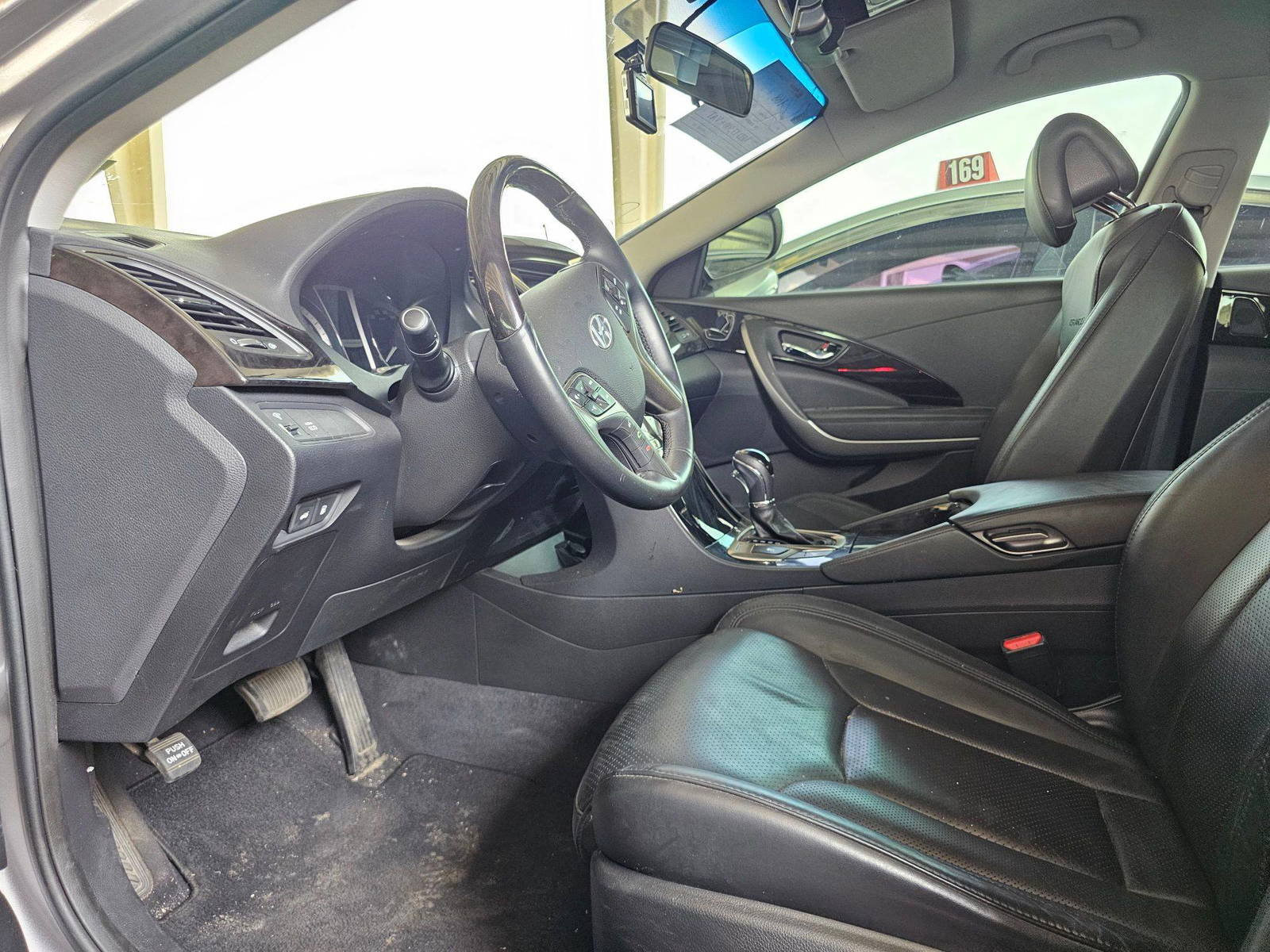 2011 HYUNDAI GRANDEUR — 229767 KM — Lot 032402 — Souq - Marhaba Auctions Used Cars - Image 8