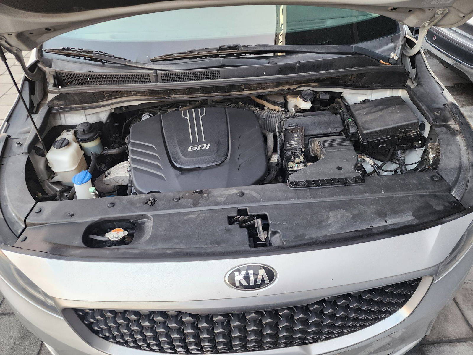 2015 KIA SEDONA — 90915 Miles — Lot 6038417 — Al Quoz - Marhaba Auctions Used Cars - Image 12