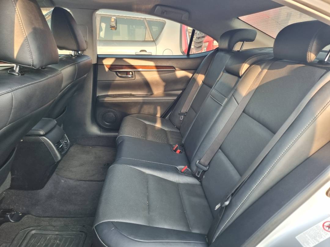 2014 LEXUS ES 350 — 175962 Miles — Lot 62277274 — Souq - Marhaba Auctions Used Cars - Image 6
