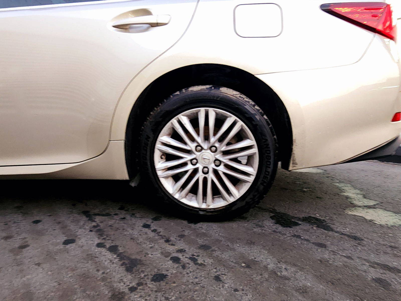 2016 LEXUS ES 350 — 114208 Miles — Lot U019061 — Souq - Marhaba Auctions Used Cars - Image 11