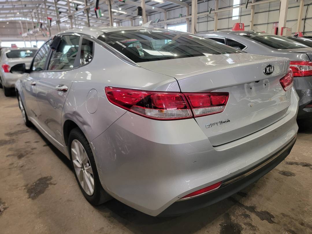 2017 KIA OPTIMA — 197016 Miles — Lot 38829324 — Souq - Marhaba Auctions Used Cars - Image 4