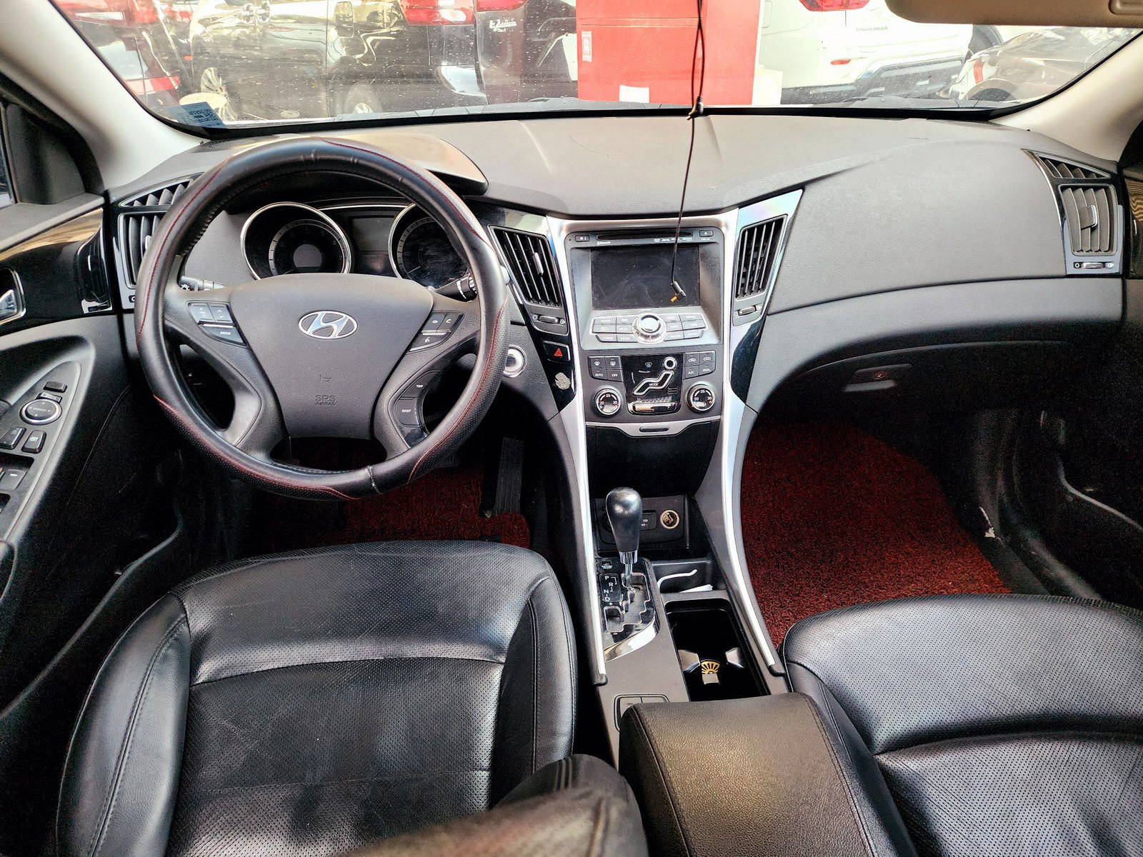 2010 HYUNDAI SONATA — 116799 KM — Lot AA021221 — Souq - Marhaba Auctions Used Cars - Image 7