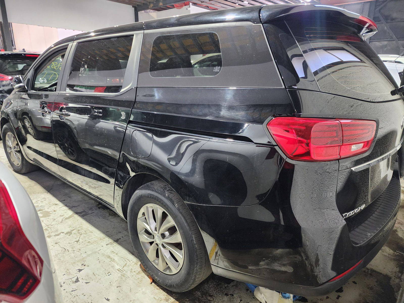 2020 KIA SEDONA — 120059 Miles — Lot 588253 — Al Quoz - Marhaba Auctions Used Cars - Image 5