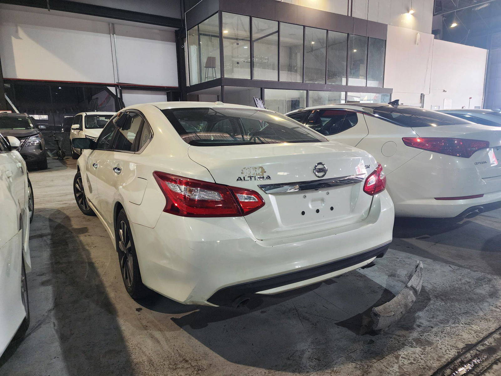 2017 NISSAN ALTIMA — 171065 Miles — Lot 46154585 — Al Quoz - Marhaba Auctions Used Cars - Image 3