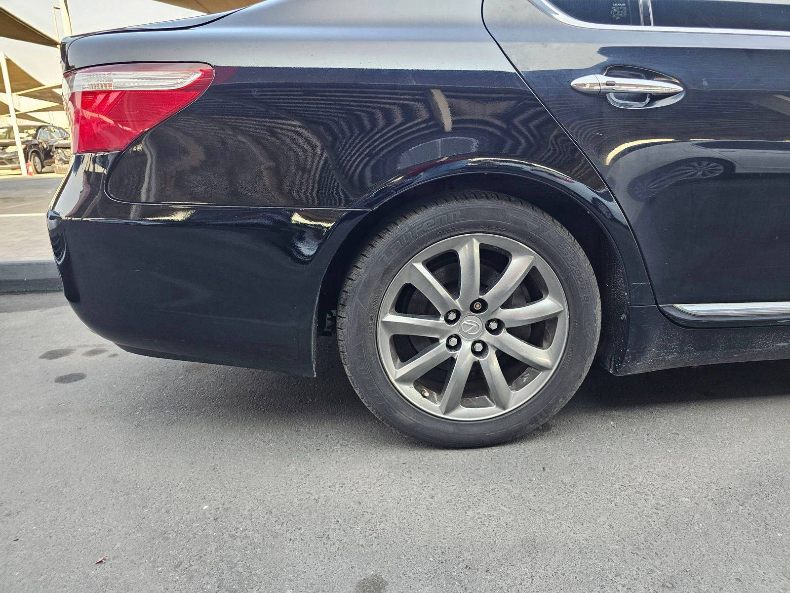 2008 LEXUS LS 460 — 141614 KM — Lot F185079551 — Souq - Marhaba Auctions Used Cars - Image 13
