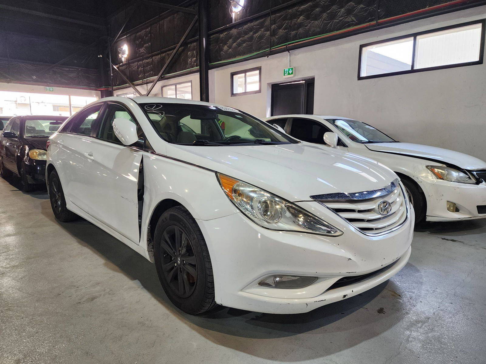 2013 HYUNDAI SONATA — 209589 Miles — Lot 66421914 — Al Quoz - Marhaba Auctions Used Cars - Image 4