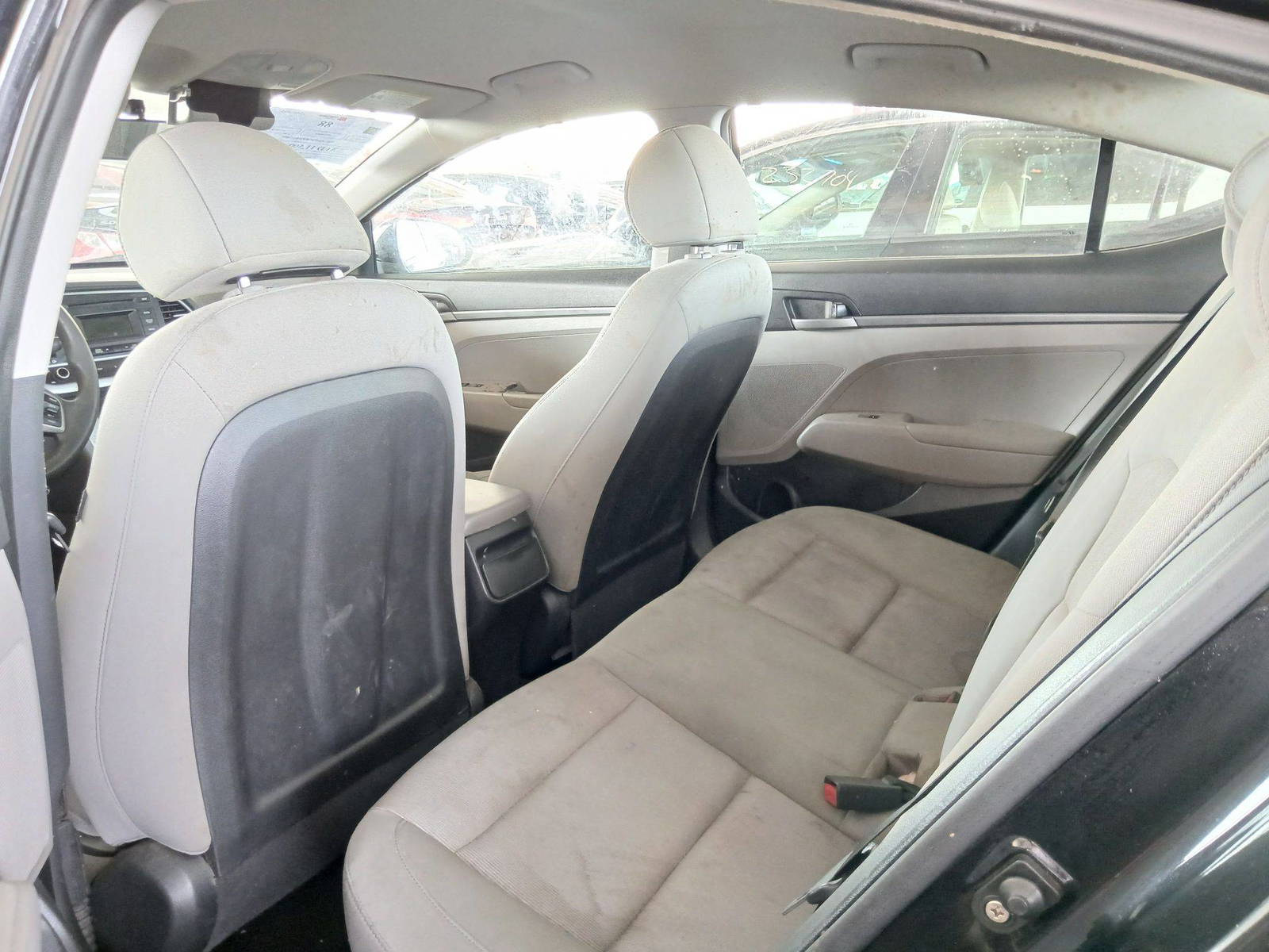 2017 HYUNDAI ELANTRA — 140650 Miles — Lot 42342095 — Souq - Marhaba Auctions Used Cars - Image 6