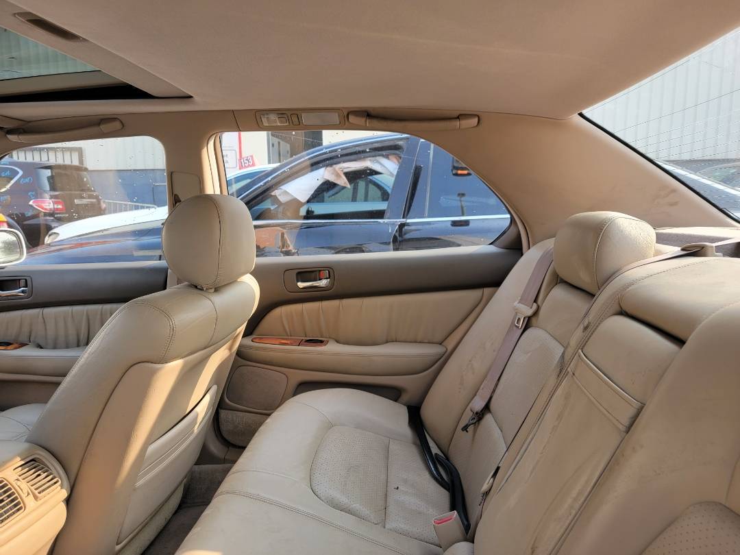 1997 LEXUS LS 400 — 139871 Miles — Lot V0094094 — Main - Marhaba Auctions Used Cars - Image 8