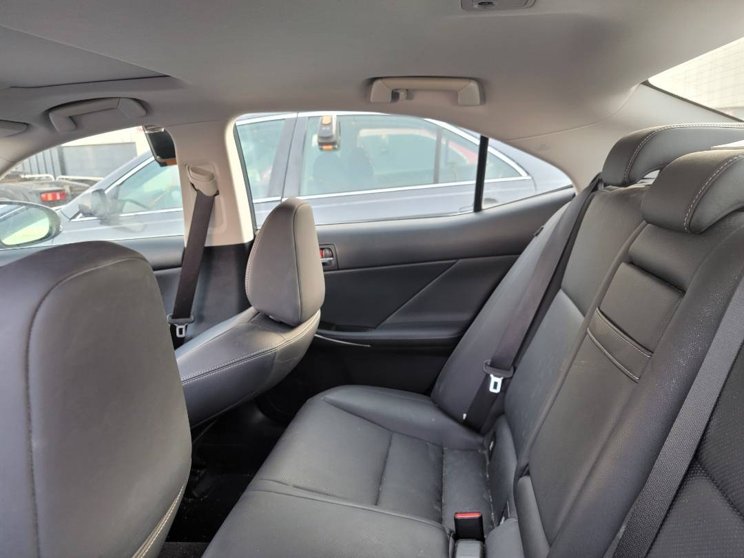2016 LEXUS IS 300 — 154885 Miles — Lot 007518 — Souq - Marhaba Auctions Used Cars - Image 8