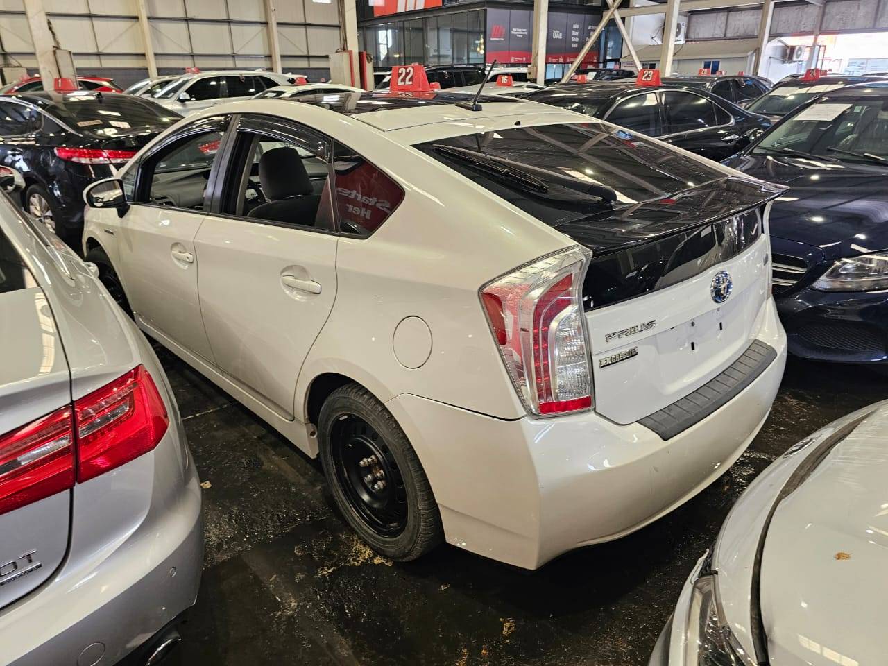 2013 TOYOTA PRIUS — 179974 KM — Lot 5552577 — Main - Marhaba Auctions Used Cars - Image 6