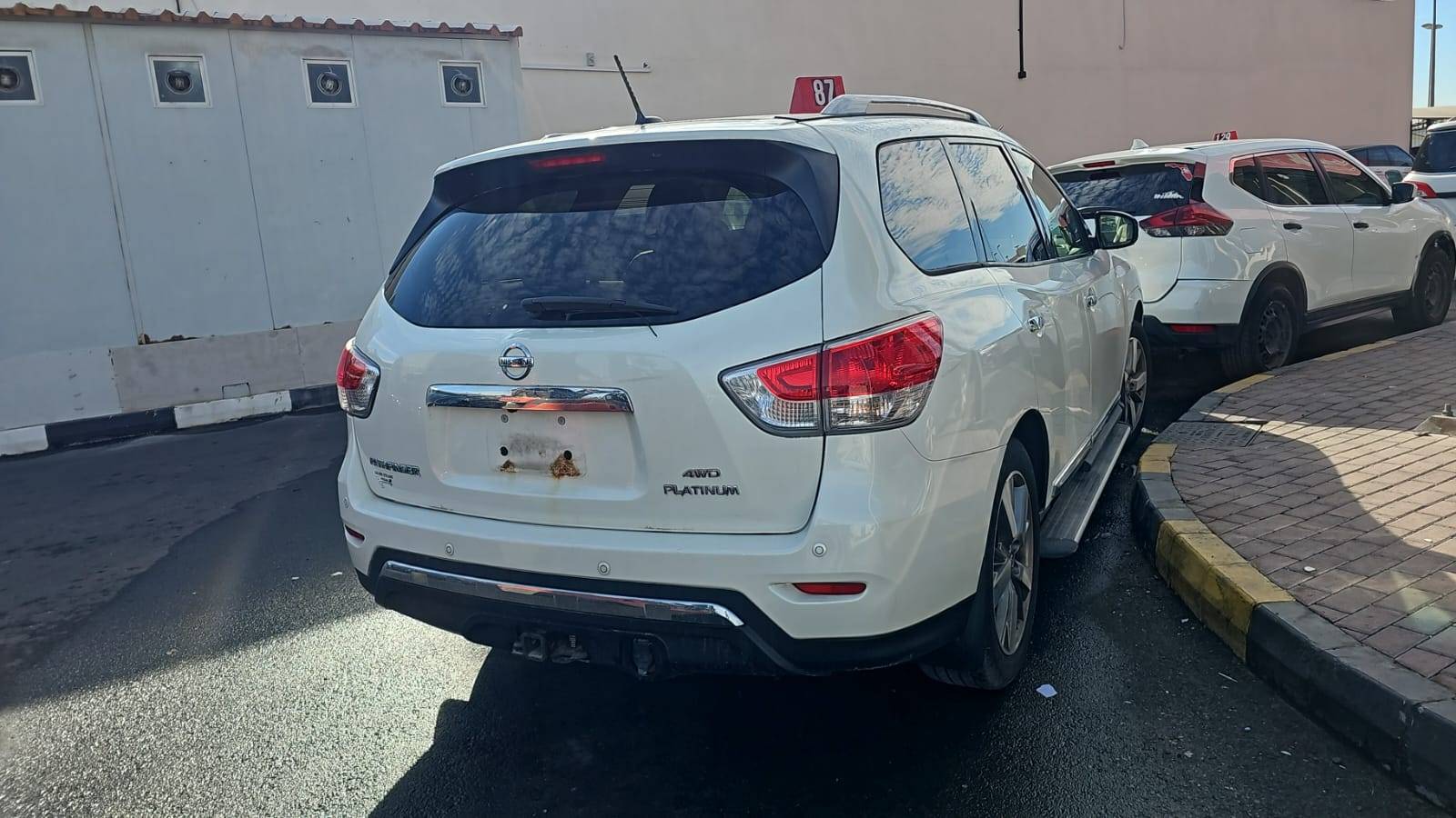 2015 NISSAN PATHFINDER — 171782 Miles — Lot 6FC612399 — Souq - Marhaba Auctions Used Cars - Image 10