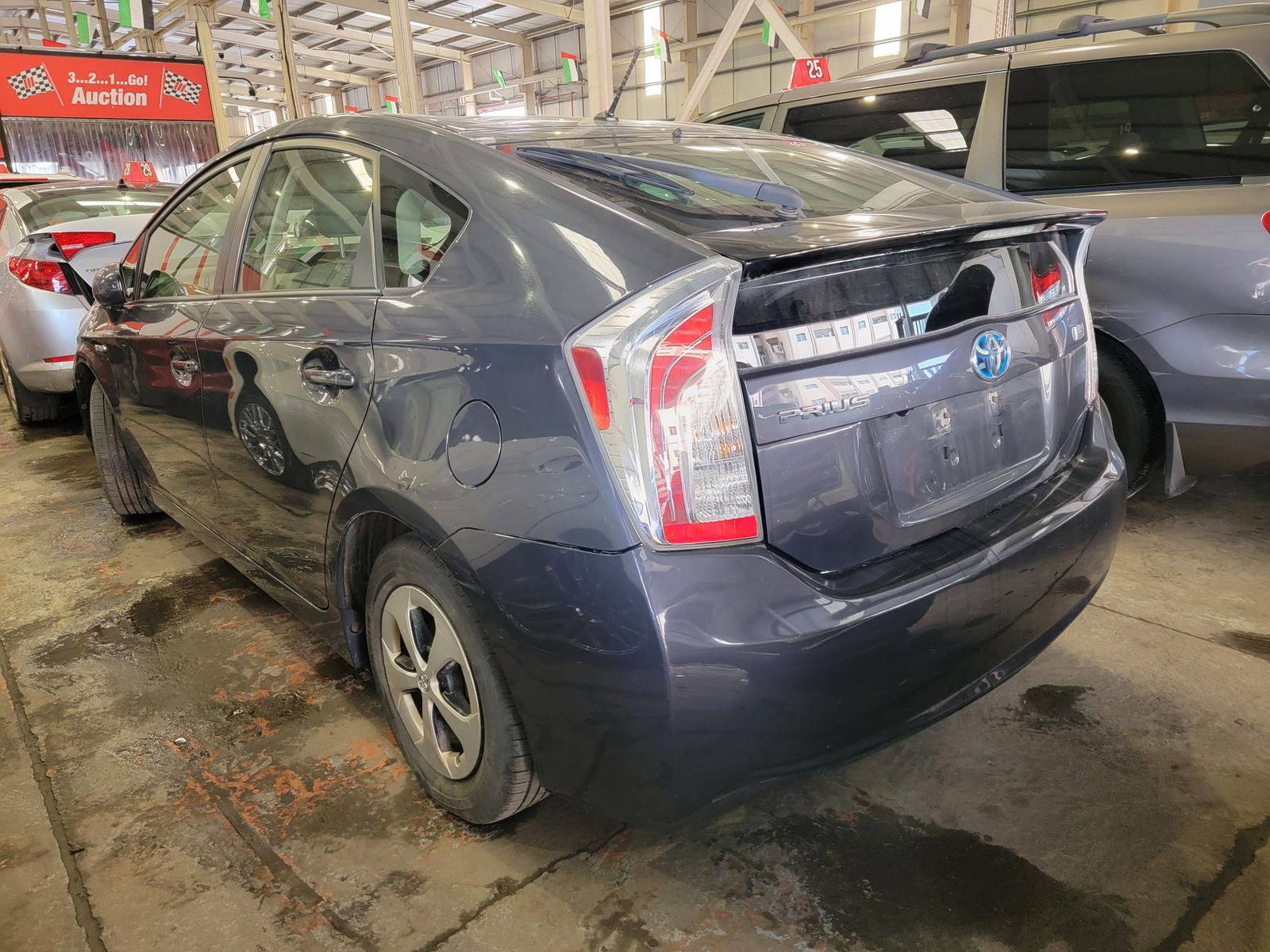 2012 TOYOTA PRIUS — 203157 KM — Lot 61521525 — Main - Marhaba Auctions Used Cars - Image 6