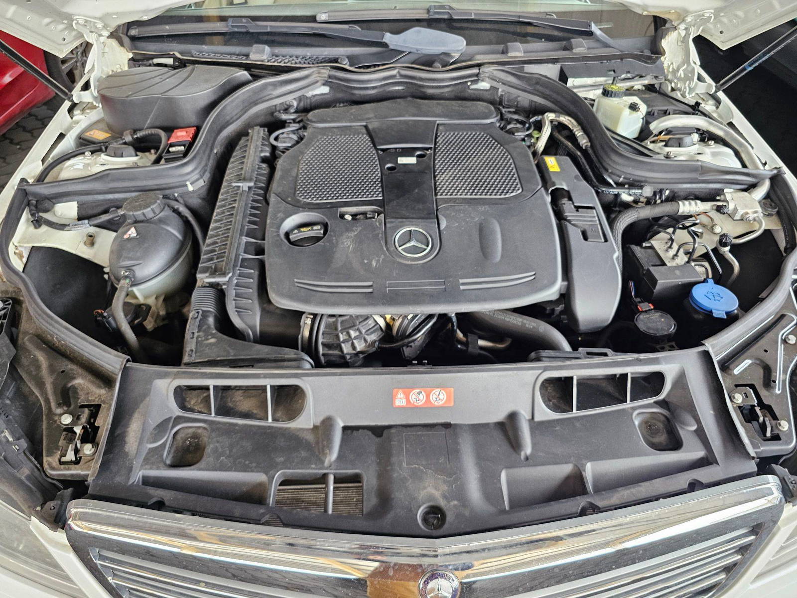 2014 MERCEDES BENZ C300 — 135250 Miles — Lot B3EA910146 — Souq - Marhaba Auctions Used Cars - Image 11