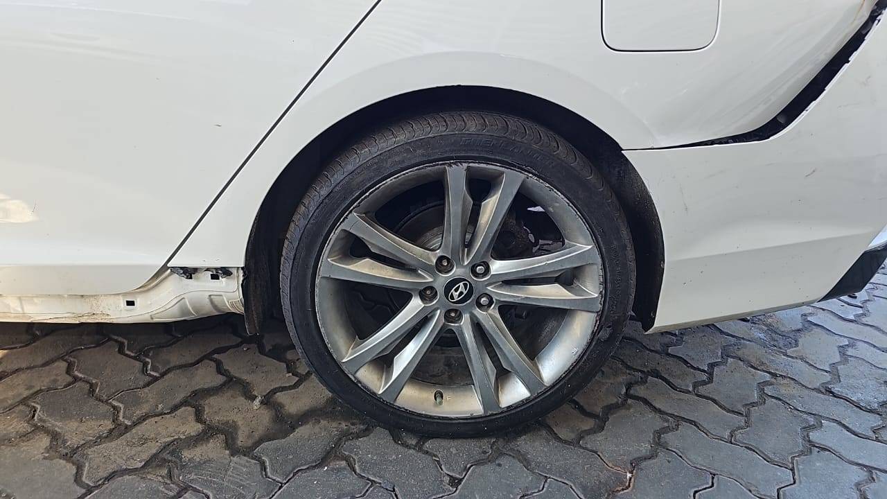 2019 HYUNDAI SONATA — 155606 KM — Lot KH774707 — Souq - Marhaba Auctions Used Cars - Image 4