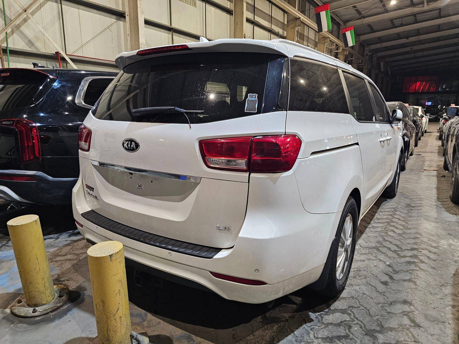 2017 KIA SEDONA — 87797 Miles — Lot 93638905 — Al Sajaa - Marhaba Auctions Used Cars - Image 3