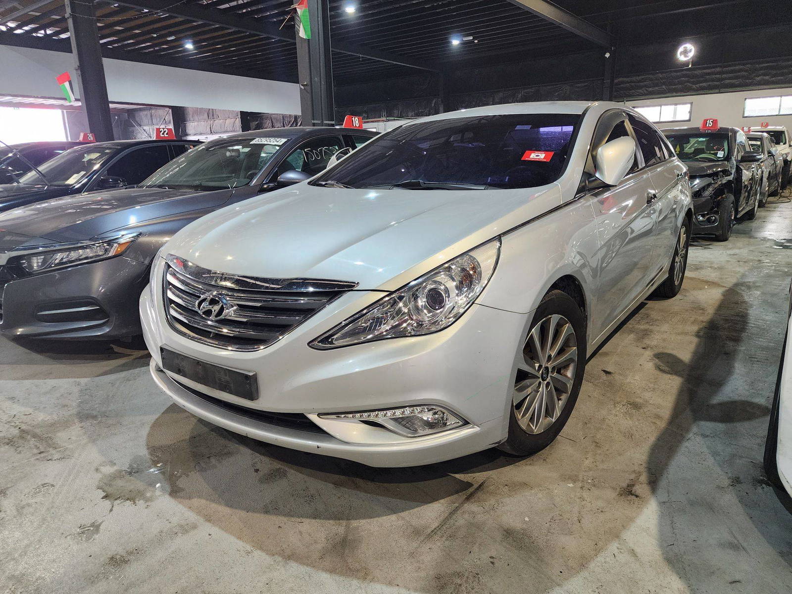 2014 HYUNDAI SONATA — 209880 KM — Lot 613281 — Al Quoz - Marhaba Auctions Used Cars - Image 4