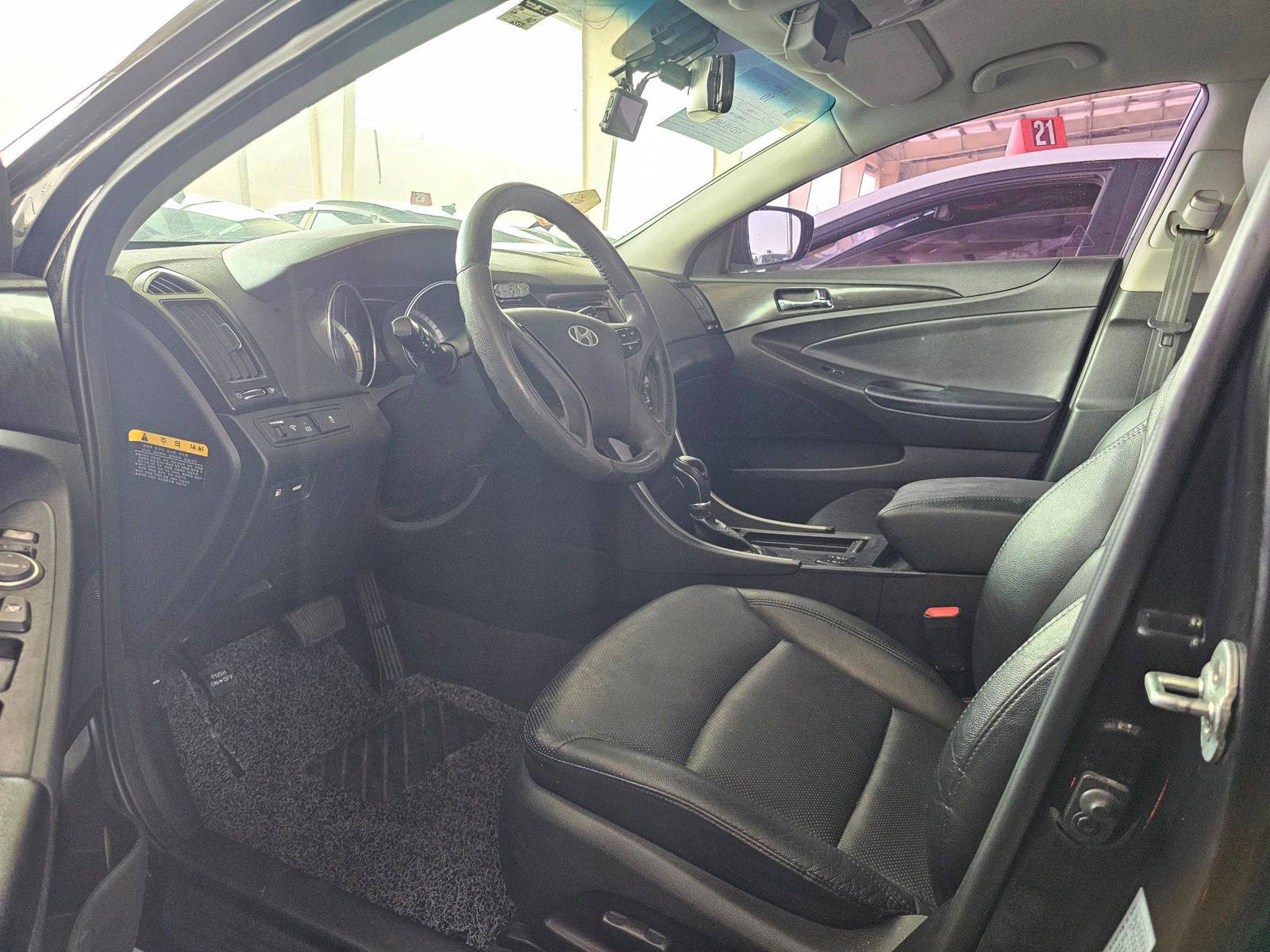 2012 HYUNDAI SONATA — 165331 KM — Lot 470835 — Souq - Marhaba Auctions Used Cars - Image 8