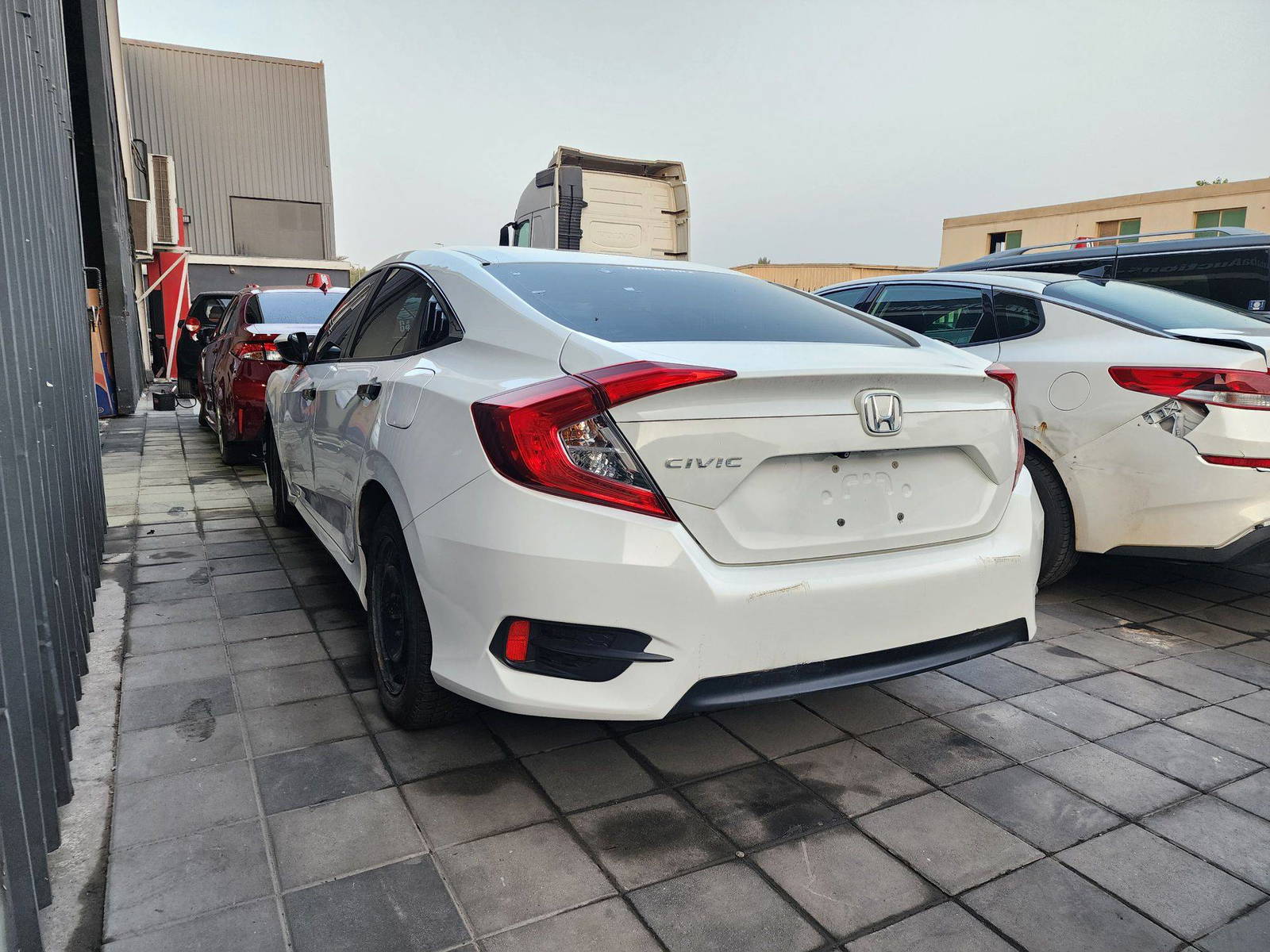 2016 HONDA CIVIC — 112317 KM — Lot 037293 — Main - Marhaba Auctions Used Cars - Image 5