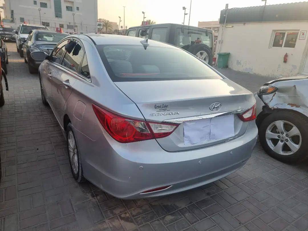 2011 HYUNDAI SONATA — 219332 Miles — Lot H076757 — Ind. 12 - Marhaba Auctions Used Cars - Image 4