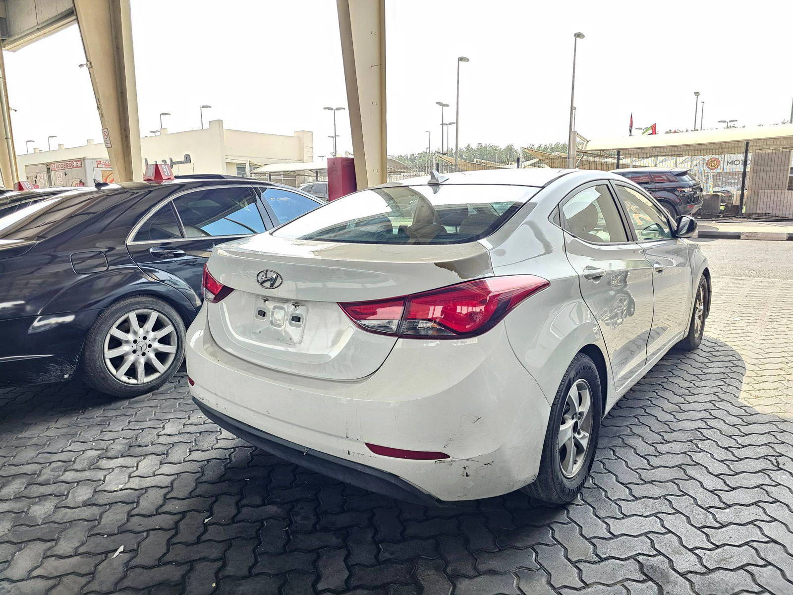2015 HYUNDAI ELANTRA — 161165 Miles — Lot E5FH566453 — Souq - Marhaba Auctions Used Cars - Image 3