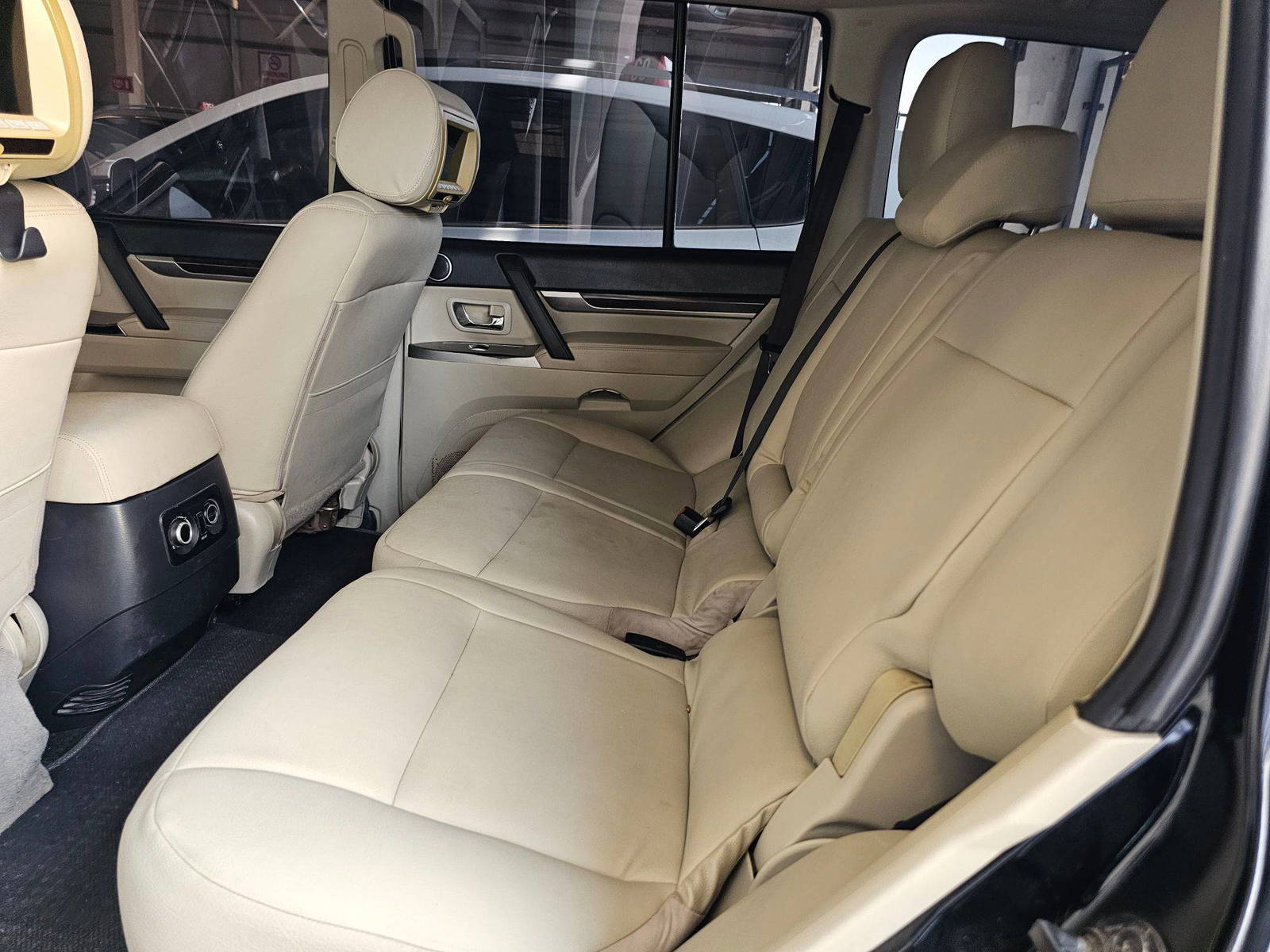 2015 MITSUBISHI PAJERO — 167573 KM — Lot FJ706648 — Main - Marhaba Auctions Used Cars - Image 8
