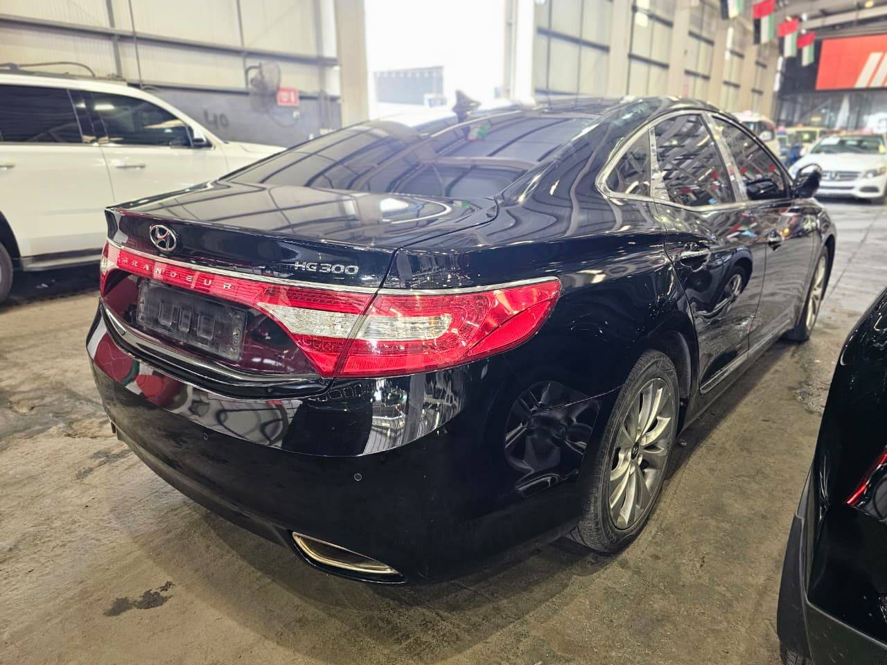 2012 HYUNDAI GRANDEUR — 185571 KM — Lot 205078 — Ind. 12 - Marhaba Auctions Used Cars - Image 5