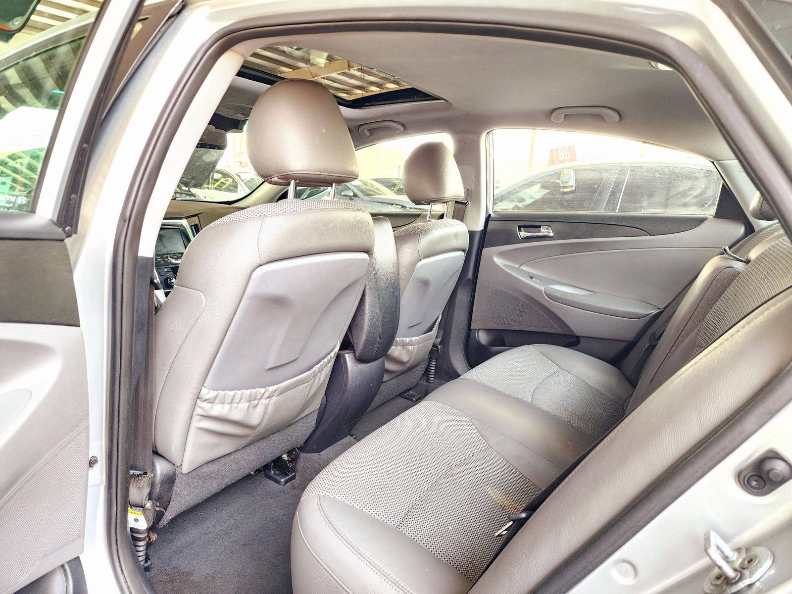 2012 HYUNDAI SONATA — 175035 Miles — Lot 89187855 — Souq - Marhaba Auctions Used Cars - Image 6