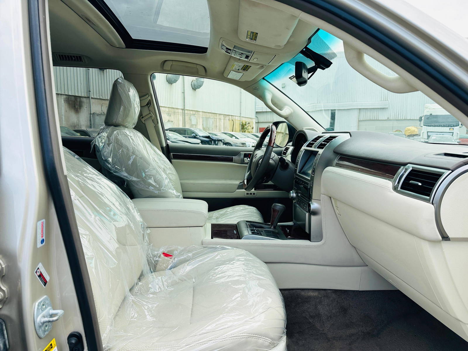 2010 LEXUS GX 460 — 175644 Miles — Lot 75453234 — Ind. 12 - Marhaba Auctions Used Cars - Image 11