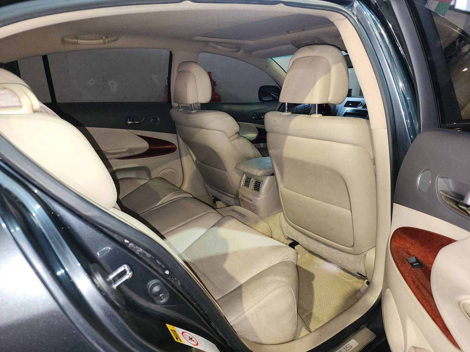 2006 LEXUS GS 300 — 147815 KM — Lot 022916 — Al Quoz - Marhaba Auctions Used Cars - Image 7