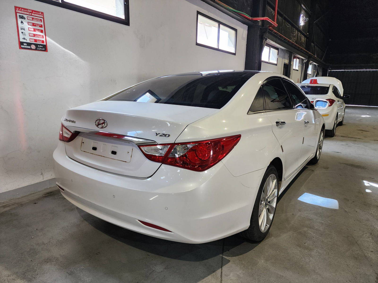 2010 HYUNDAI SONATA — 247081 KM — Lot 065294 — Al Quoz - Marhaba Auctions Used Cars - Image 5