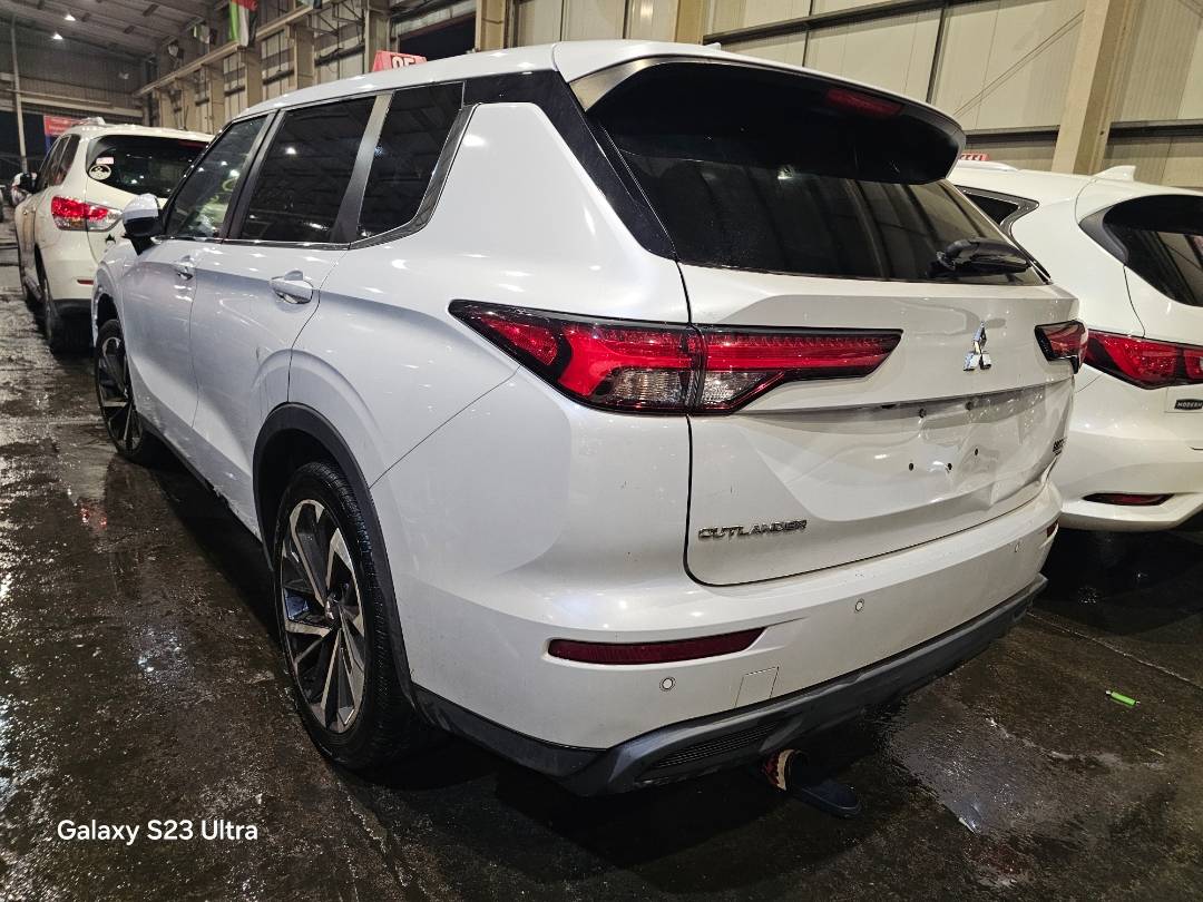 2022 MITSUBISHI OUTLANDER — 121863 Miles — Lot NZ007954 — Souq - Marhaba Auctions Used Cars - Image 6