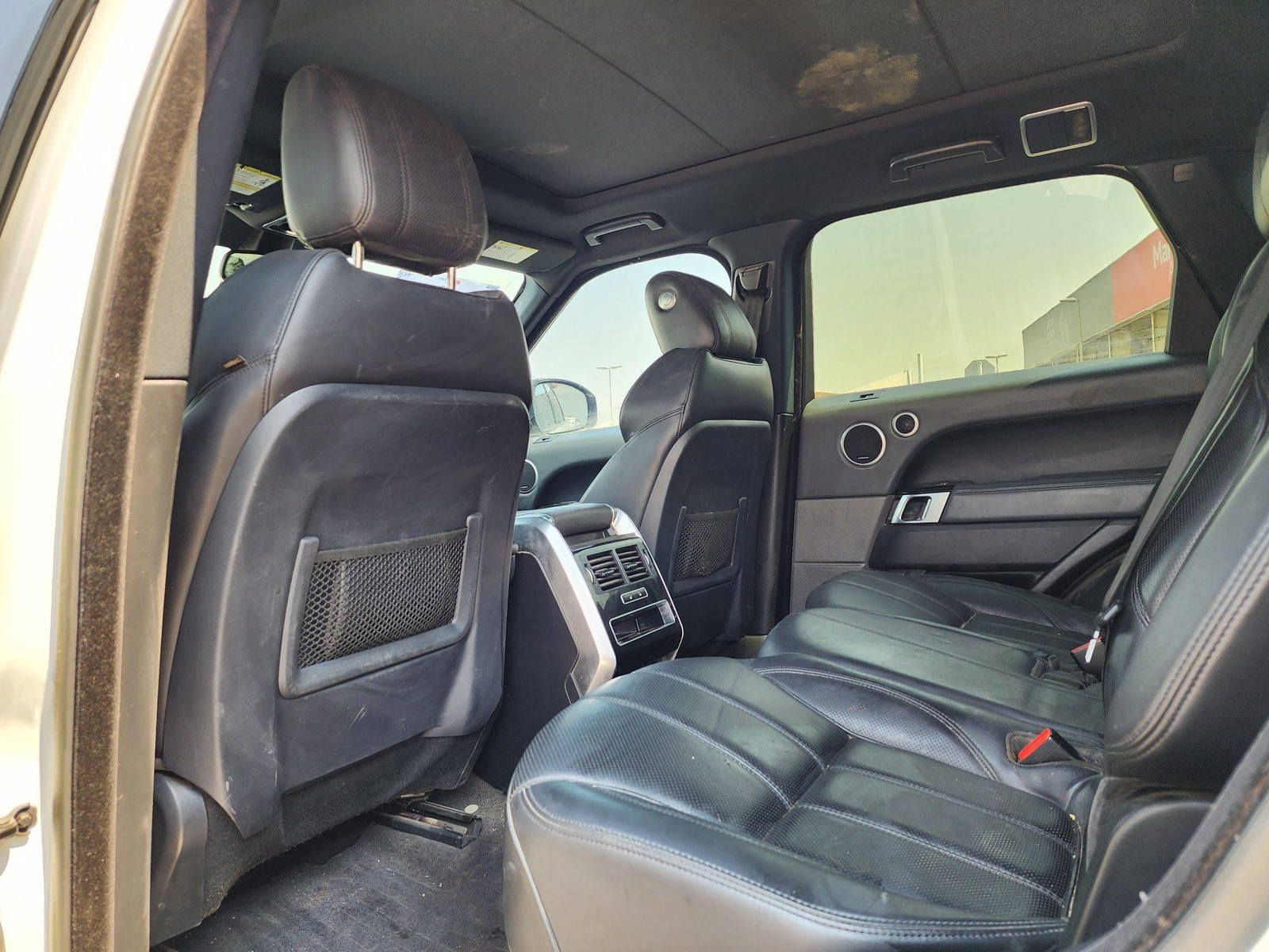 2015 LAND ROVER RANGE ROVER SPORT — 133805 Miles — Lot 513015 — Souq - Marhaba Auctions Used Cars - Image 6