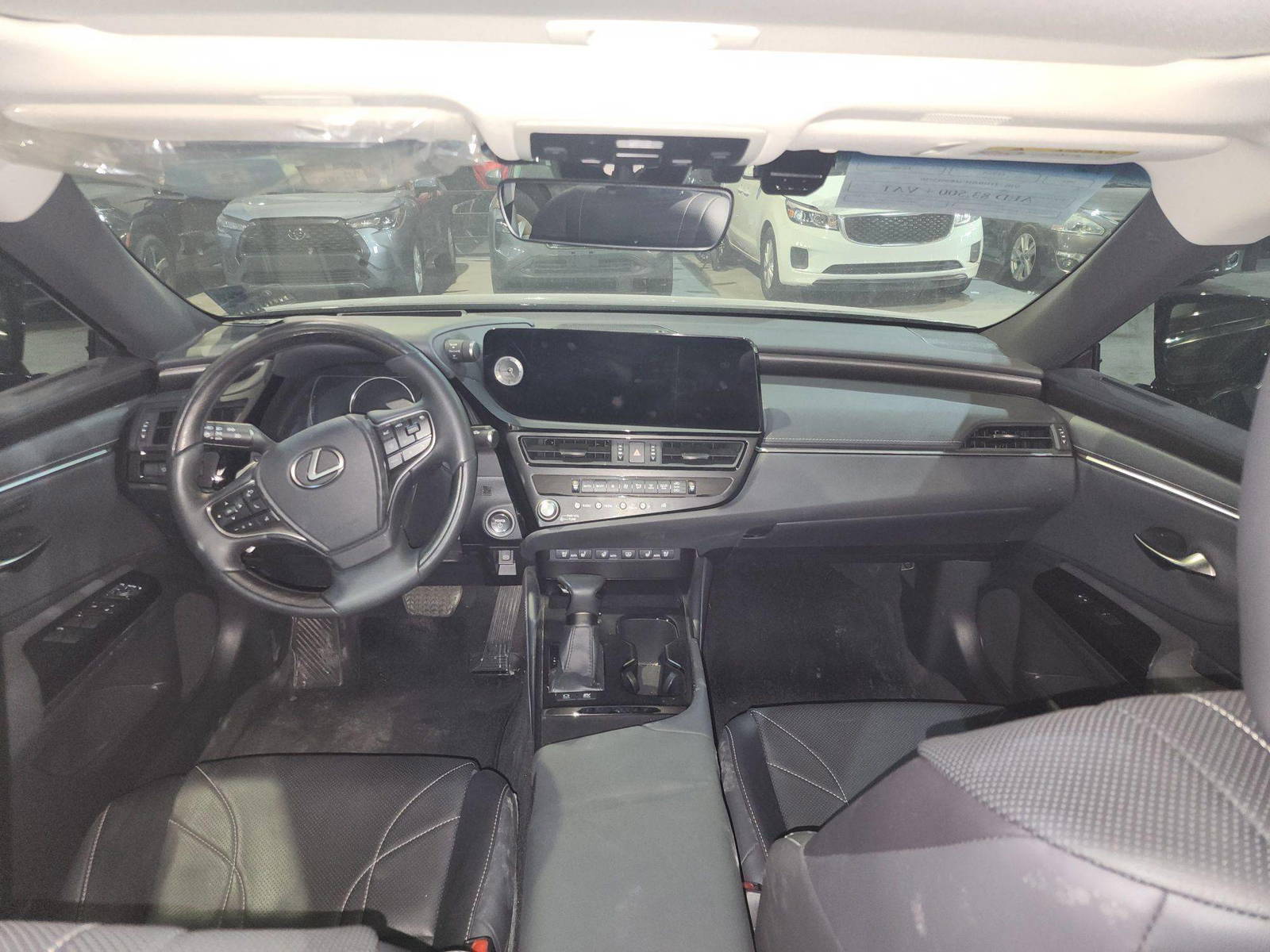 2023 LEXUS ES 300H — 28539 KM — Lot 012750 — Al Quoz - Marhaba Auctions Used Cars - Image 9