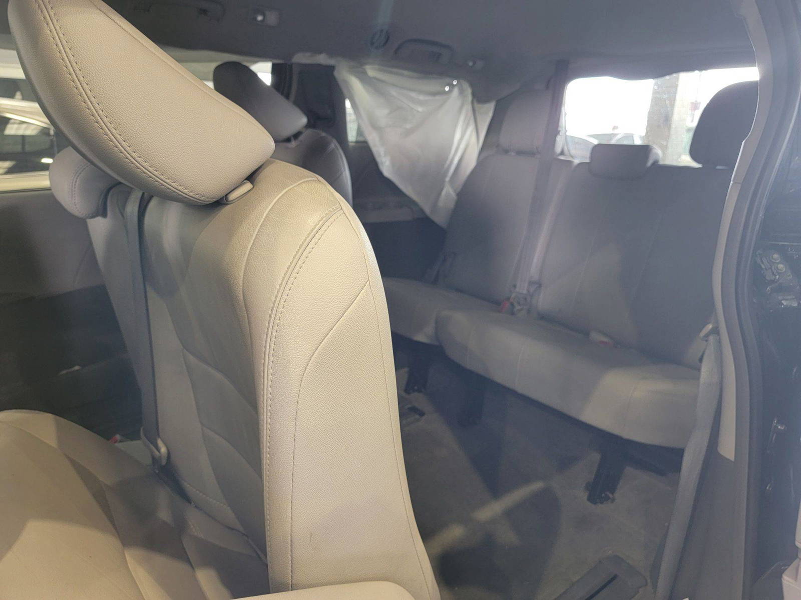 TOYOTA SIENNA 2017 - Marhaba Auction Used Cars - Image 7