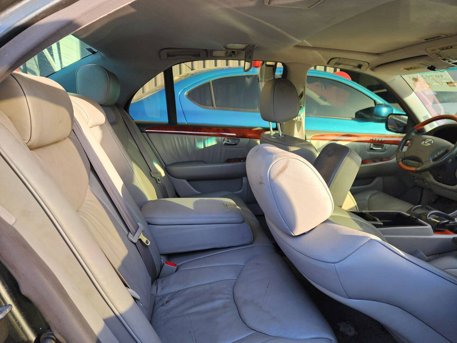 2004 LEXUS LS 430 — 194367 Miles — Lot 39792945 — Souq - Marhaba Auctions Used Cars - Image 6